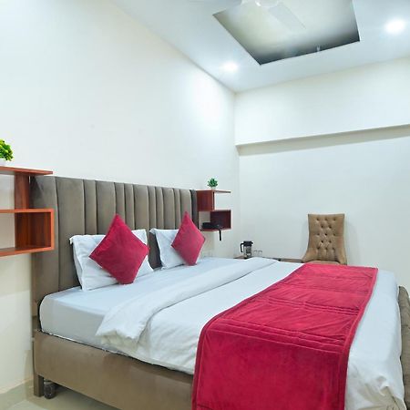 Chowdhry Tourist Lodge - New Delhi Railway Station - 2 Minutes Walk מראה חיצוני תמונה