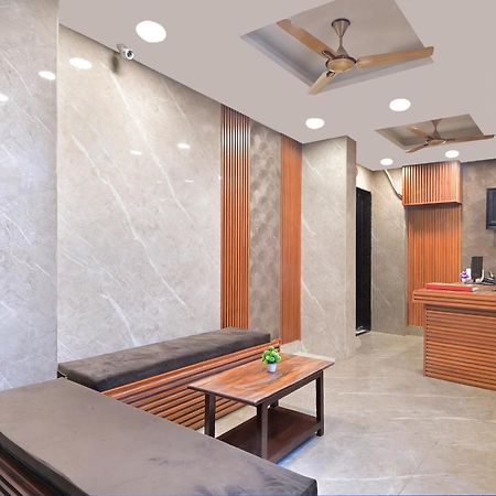 Chowdhry Tourist Lodge - New Delhi Railway Station - 2 Minutes Walk מראה חיצוני תמונה