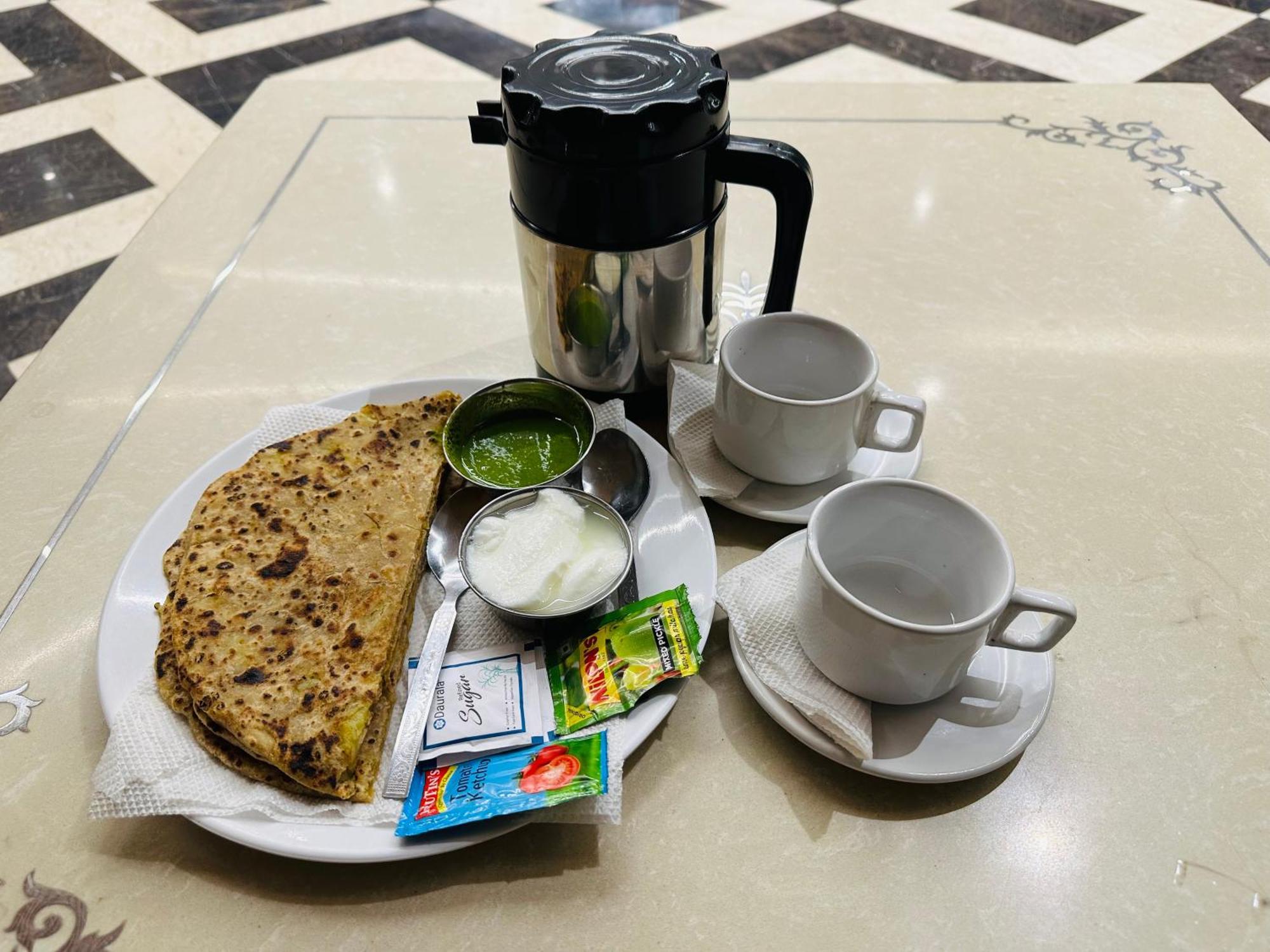 Chowdhry Tourist Lodge - New Delhi Railway Station - 2 Minutes Walk מראה חיצוני תמונה