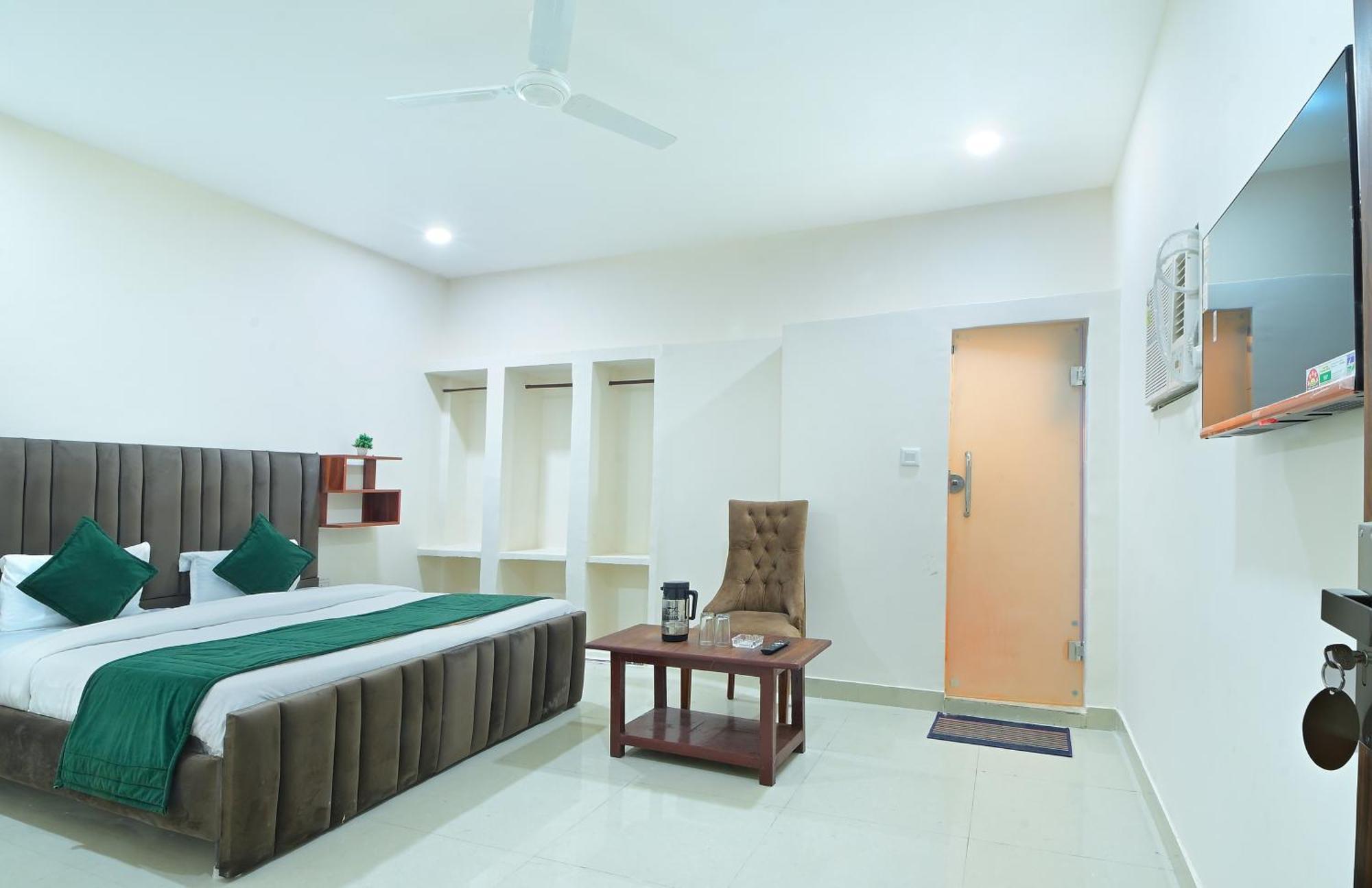Chowdhry Tourist Lodge - New Delhi Railway Station - 2 Minutes Walk מראה חיצוני תמונה