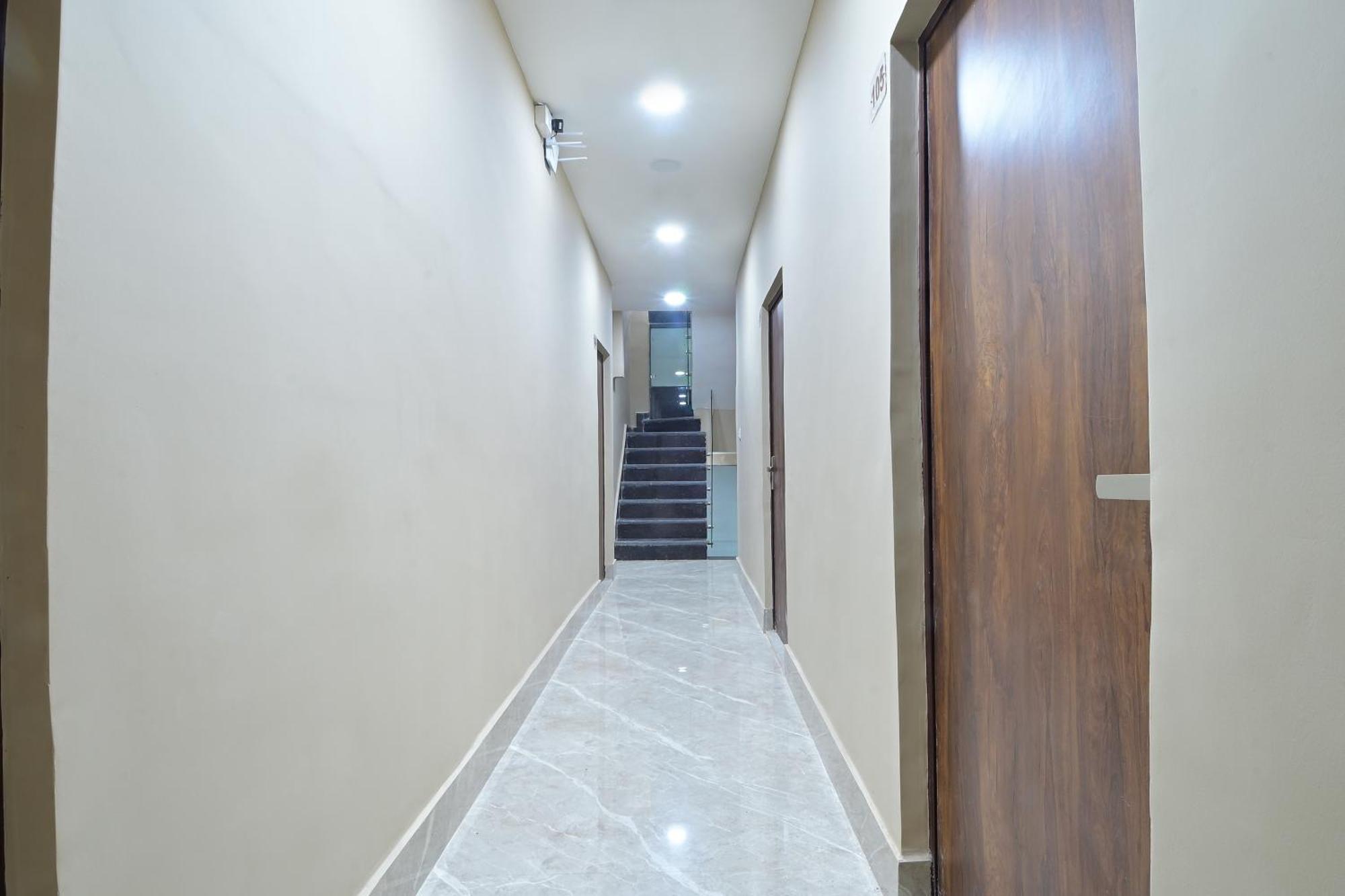Chowdhry Tourist Lodge - New Delhi Railway Station - 2 Minutes Walk מראה חיצוני תמונה