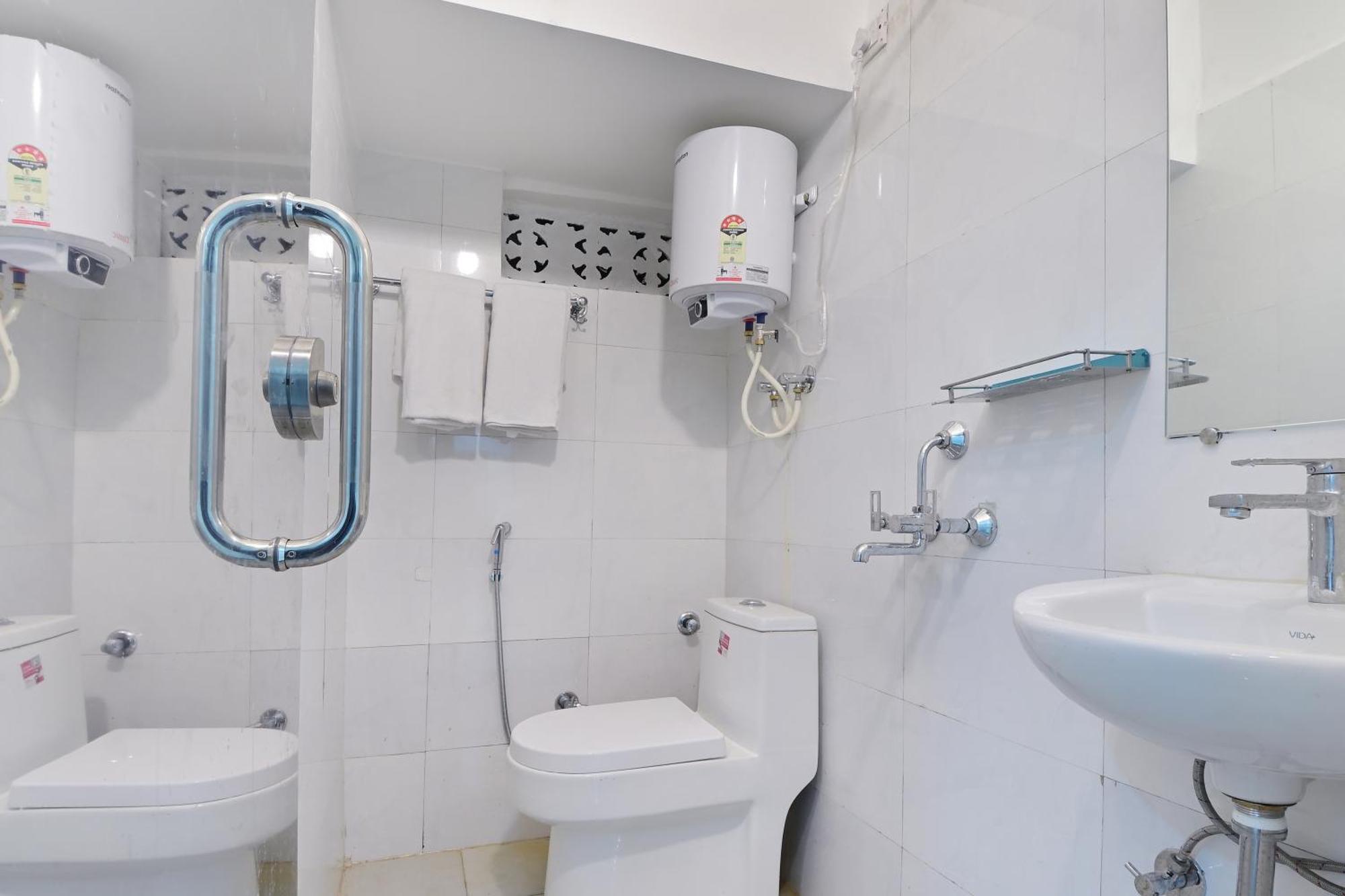 Chowdhry Tourist Lodge - New Delhi Railway Station - 2 Minutes Walk מראה חיצוני תמונה