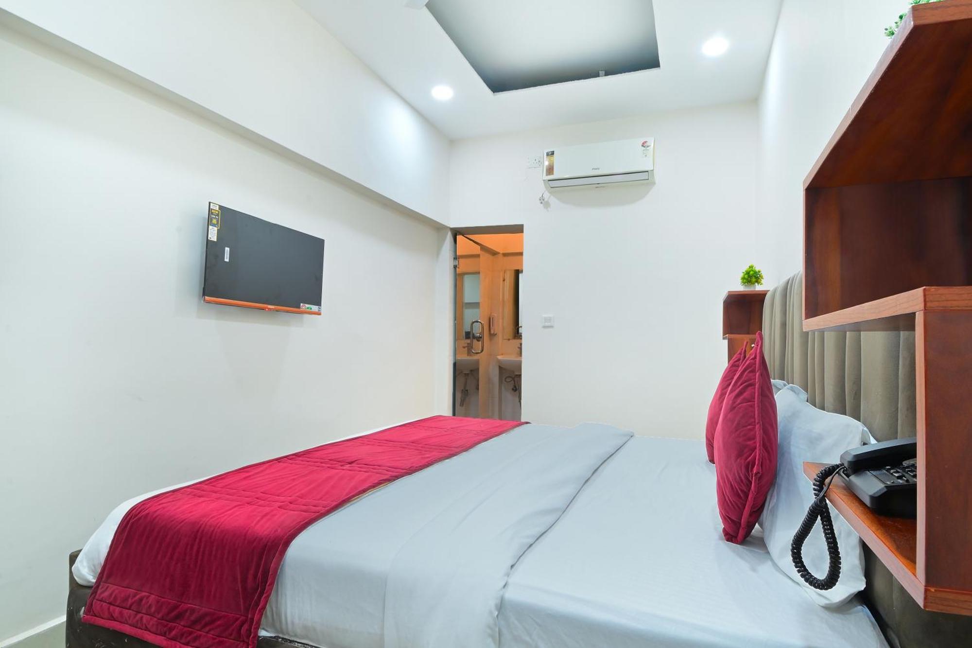 Chowdhry Tourist Lodge - New Delhi Railway Station - 2 Minutes Walk מראה חיצוני תמונה