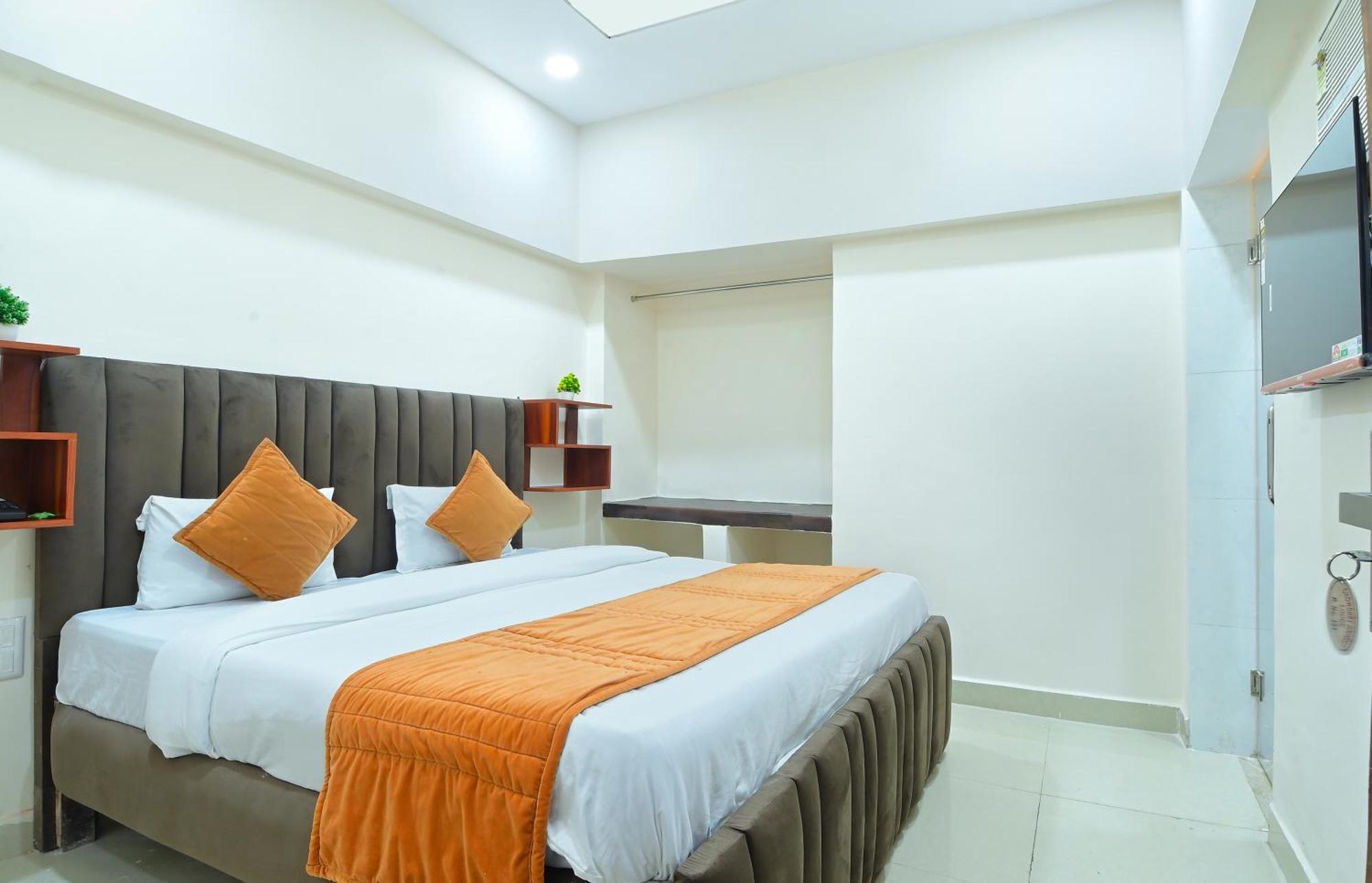 Chowdhry Tourist Lodge - New Delhi Railway Station - 2 Minutes Walk מראה חיצוני תמונה