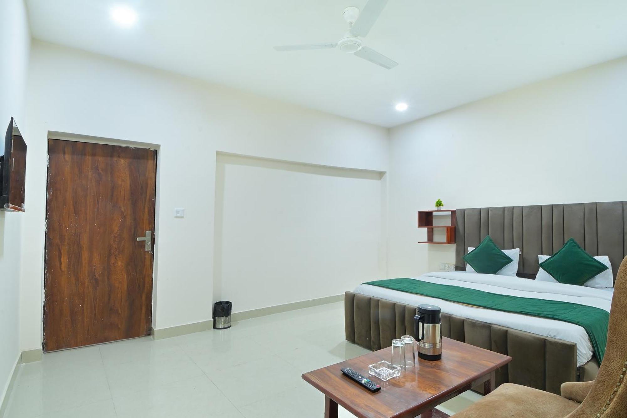 Chowdhry Tourist Lodge - New Delhi Railway Station - 2 Minutes Walk מראה חיצוני תמונה