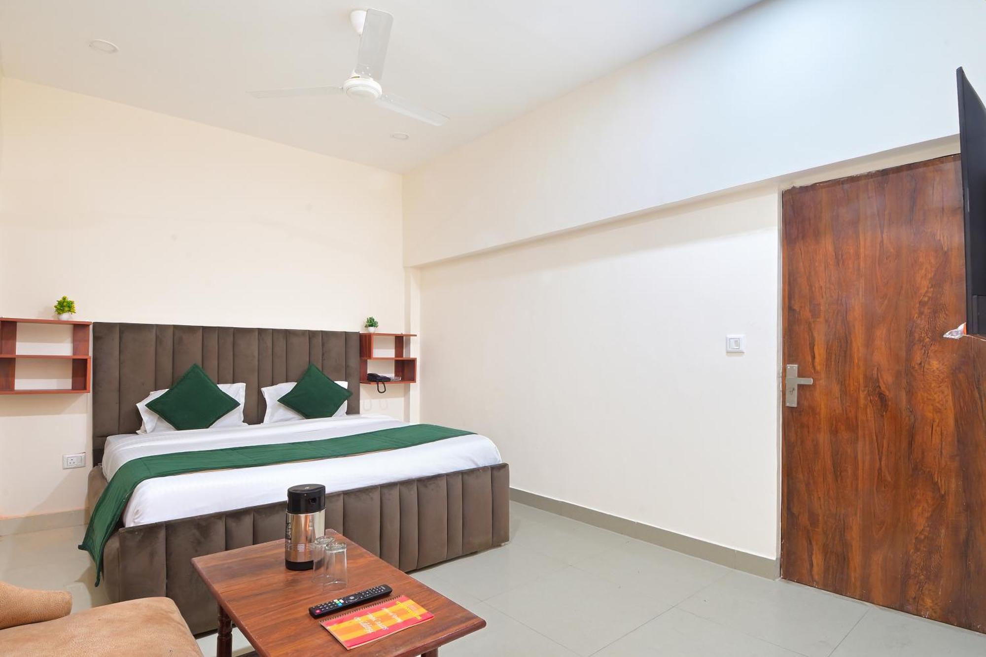 Chowdhry Tourist Lodge - New Delhi Railway Station - 2 Minutes Walk מראה חיצוני תמונה