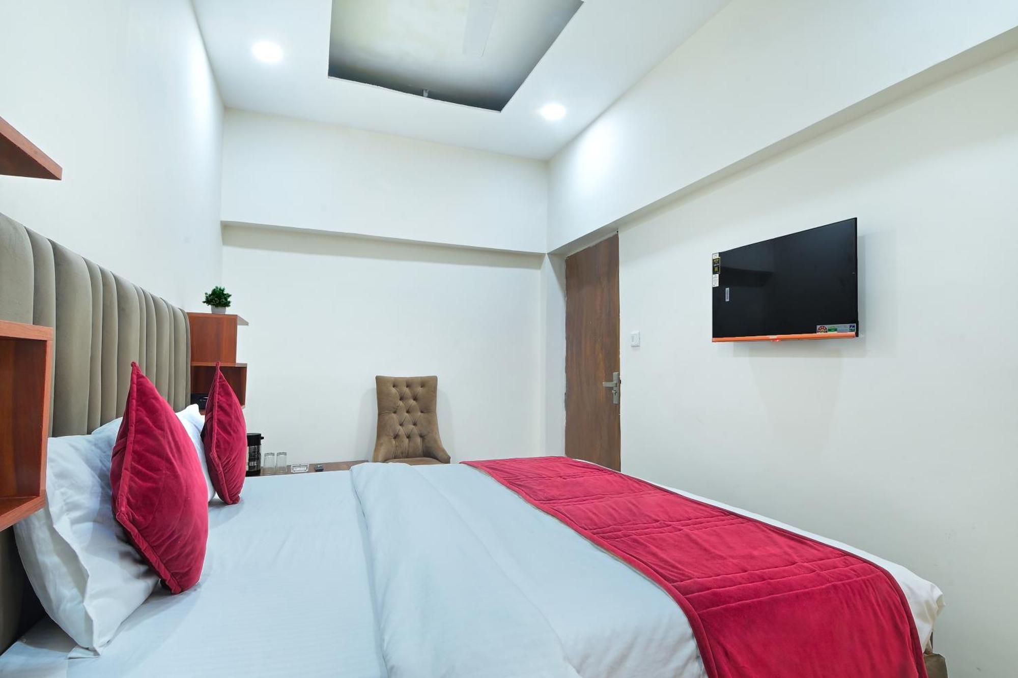 Chowdhry Tourist Lodge - New Delhi Railway Station - 2 Minutes Walk מראה חיצוני תמונה