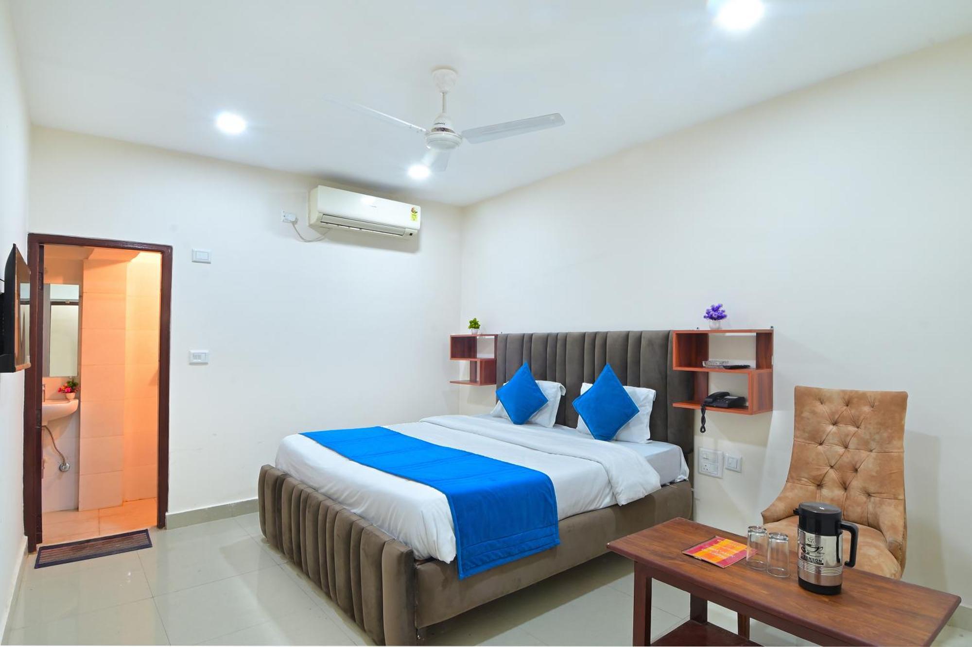 Chowdhry Tourist Lodge - New Delhi Railway Station - 2 Minutes Walk מראה חיצוני תמונה