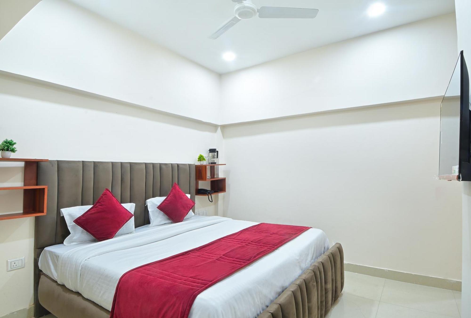 Chowdhry Tourist Lodge - New Delhi Railway Station - 2 Minutes Walk מראה חיצוני תמונה