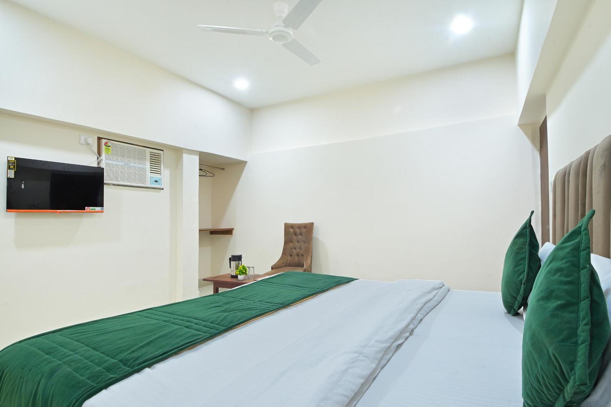 Chowdhry Tourist Lodge - New Delhi Railway Station - 2 Minutes Walk מראה חיצוני תמונה